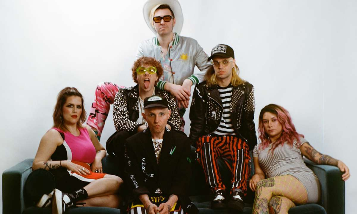 Crazy & the Brains – Reverb Lounge